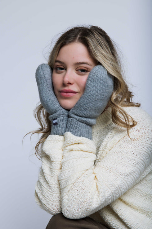 Snowflake-Lined Mitts